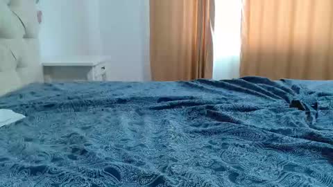 Snapshot of straight_curiouscock chatting on 12-21-24, 10:17 Vivian online show from 12-21-24, 10:17