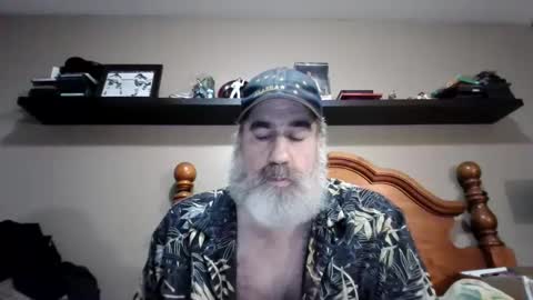 Snapshot of straightbear4you chatting on 09-17-25, 02:46 Straightbear4you online show from 09-17-25, 02:46