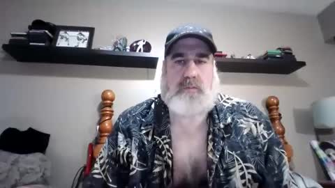 Snapshot of straightbear4you chatting on 09-27-25, 03:22 Straightbear4you online show from 09-27-25, 03:22