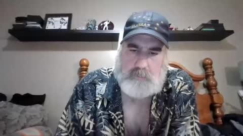 Snapshot of straightbear4you chatting on 09-29-25, 10:25 Straightbear4you online show from 09-29-25, 10:25