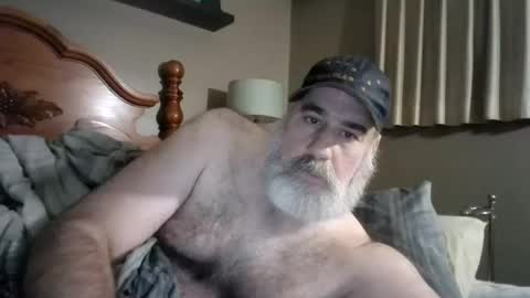 Snapshot of straightbear4you chatting on 09-30-25, 10:31 Straightbear4you online show from 09-30-25, 10:31