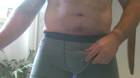 Snapshot of straightstroker81 chatting on 12-10-24, 07:05 straightstroker81 online show from 12-10-24, 07:05