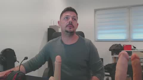 Snapshot of straponloverboy chatting on 12-03-24, 01:43 ImYours online show from 12-03-24, 01:43