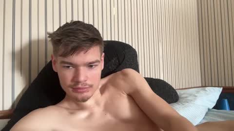 stratman301 online show from 02-18-25, 06:04