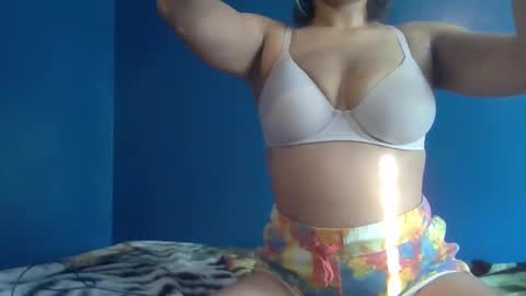 Strawberries X Straps online show from 12-22-25, 03:42