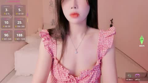 strawberry_loveee online show from 09-15-25, 10:15