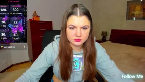 Snapshot of strawberrylux chatting on 02-21-26, 07:20 Strawberrylux online show from 02-21-26, 07:20