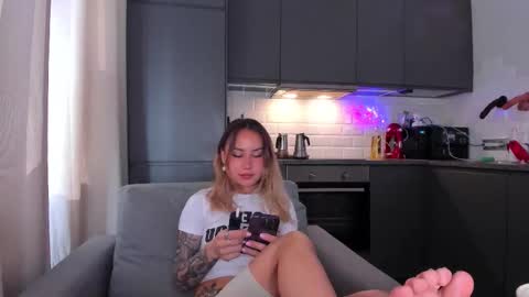 Tati and Lola online show from 09-12-25, 09:31