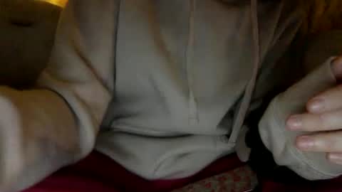 Snapshot of strawbrysugar chatting on 01-16-25, 12:23 Ruby Moon online show from 01-16-25, 12:23