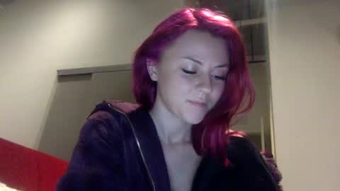 Snapshot of strawbrysugar chatting on 02-06-25, 02:00 Ruby Moon online show from 02-06-25, 02:00