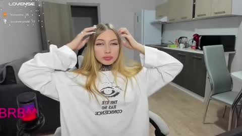 Streis  open pvt online show from 10-17-25, 03:25