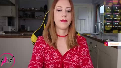 Snapshot of stripmequick chatting on 12-09-24, 10:11 Amorina online show from 12-09-24, 10:11