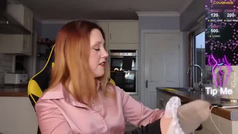 Snapshot of stripmequick chatting on 02-10-25, 10:31 Amorina online show from 02-10-25, 10:31