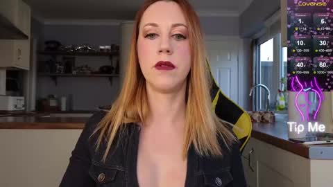 Snapshot of stripmequick chatting on 02-18-25, 09:54 Amorina online show from 02-18-25, 09:54