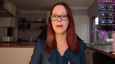 Snapshot of stripmequick chatting on 10-14-25, 09:21 Amorina online show from 10-14-25, 09:21