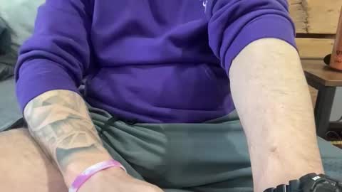 Snapshot of stroking33again chatting on 04-10-26, 01:38 stroking33again online show from 04-10-26, 01:38