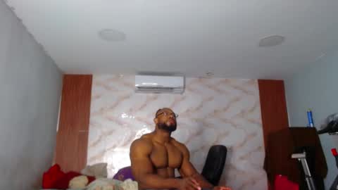 Snapshot of strong_george1 chatting on 09-16-25, 10:33 strong_george1 online show from 09-16-25, 10:33