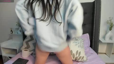 Snapshot of sttrawberry chatting on 10-29-25, 01:19 sttrawberry online show from 10-29-25, 01:19