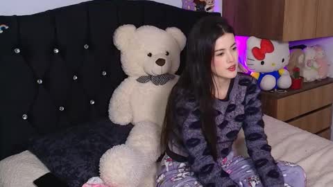 Snapshot of sttrawberry chatting on 11-19-25, 03:06 sttrawberry online show from 11-19-25, 03:06