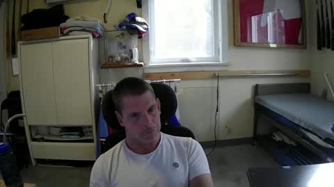 Snapshot of stturbo chatting on 10-15-25, 03:12 stturbo online show from 10-15-25, 03:12