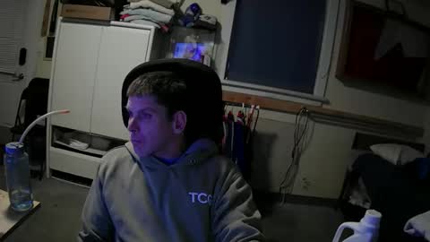 Snapshot of stturbo chatting on 12-17-25, 12:16 stturbo online show from 12-17-25, 12:16