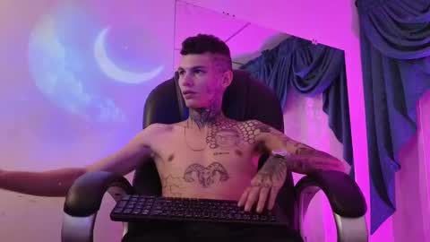 stuart_boy_ online show from 12-08-24, 07:05