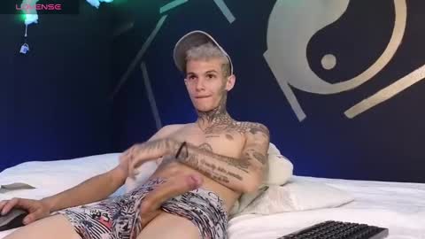 stuart_boy_ online show from 03-09-25, 06:06