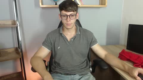 stuart_white online show from 09-11-25, 06:41