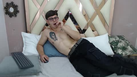 stuart_white online show from 09-20-25, 06:53