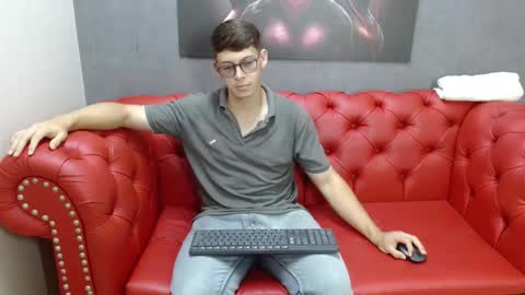 stuart_white online show from 09-26-25, 08:02