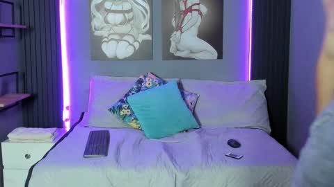 stuart_white online show from 09-28-25, 02:44