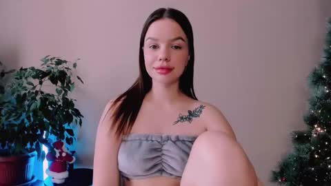 Snapshot of stuffed_cookie chatting on 12-24-24, 05:38 Mary online show from 12-24-24, 05:38