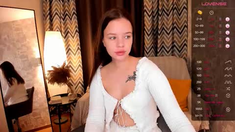 Snapshot of stuffed_cookie chatting on 09-12-25, 02:11 Mary online show from 09-12-25, 02:11