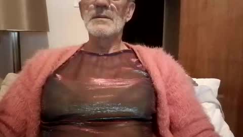 Snapshot of stugo1964 chatting on 02-18-25, 01:33 stugo1964 online show from 02-18-25, 01:33