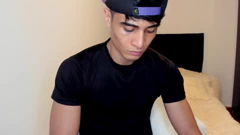 stylish men online show from 09-28-25, 07:30