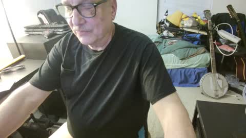 Snapshot of sublcr chatting on 09-23-25, 10:13 sublcr online show from 09-23-25, 10:13