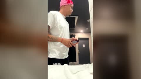 Snapshot of succafreeswag chatting on 03-30-26, 05:19 succafreeswag online show from 03-30-26, 05:19