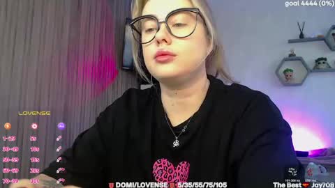 suchcute_ online show from 02-19-26, 03:02