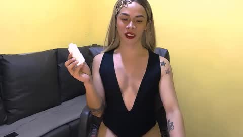 Snapshot of suckablemistress4u chatting on 12-09-24, 06:01 SELF SUCKER ALICIA online show from 12-09-24, 06:01