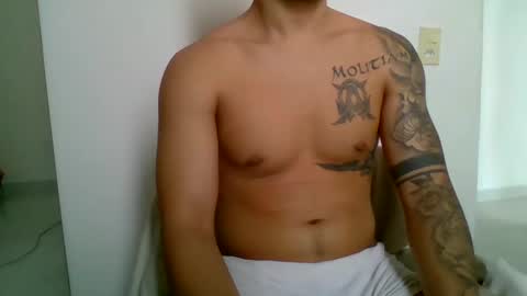 Snapshot of suetsemsay chatting on 11-12-25, 06:19 suetsemsay online show from 11-12-25, 06:19