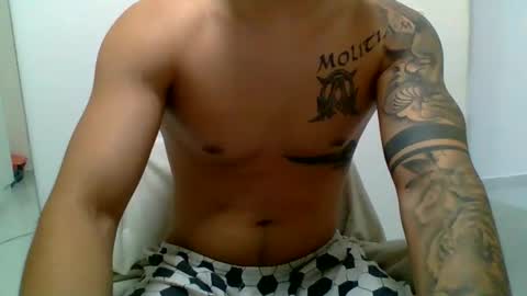 Snapshot of suetsemsay chatting on 12-01-25, 03:11 suetsemsay online show from 12-01-25, 03:11