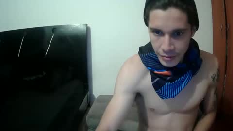 Snapshot of suez666 chatting on 11-15-25, 08:33 suez666 online show from 11-15-25, 08:33