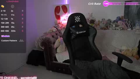 Mia online show from 09-14-25, 09:03