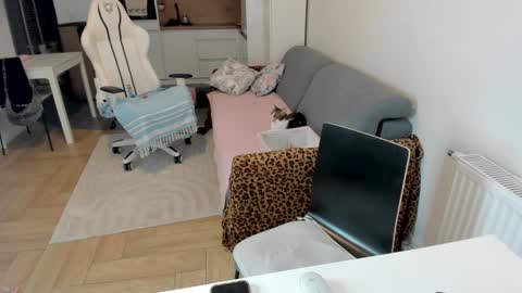 Snapshot of sugar_rainbow chatting on 02-22-26, 03:29 Kinga online show from 02-22-26, 03:29