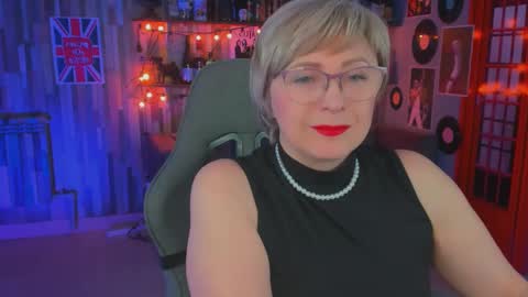Vivien online show from 02-13-25, 01:15
