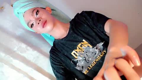 LoveSugar online show from 01-31-25, 03:20