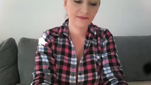 Snapshot of sugaryasmin chatting on 02-25-25, 09:31 SugarYas online show from 02-25-25, 09:31