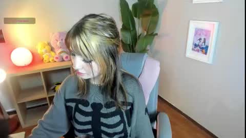 Snapshot of sukini_berry_ chatting on 09-30-25, 01:05 sukini_berry_ online show from 09-30-25, 01:05