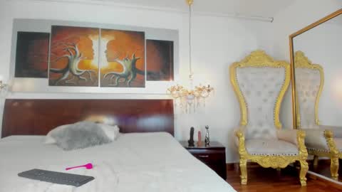 sukisimmons online show from 11-20-25, 02:28