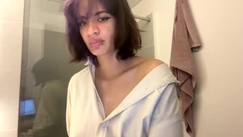 Snapshot of sukulaurens chatting on 09-25-25, 03:54 Suku Ren online show from 09-25-25, 03:54